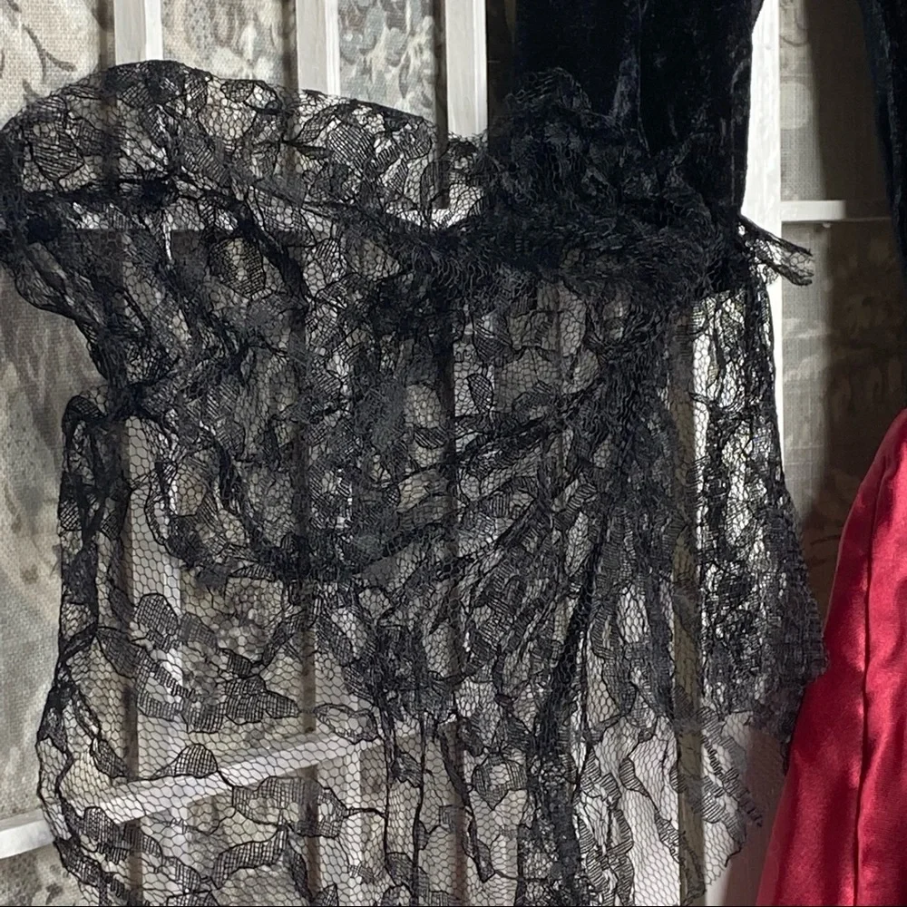 Junior Vampire Halloween Costume - Picture 4 of 9